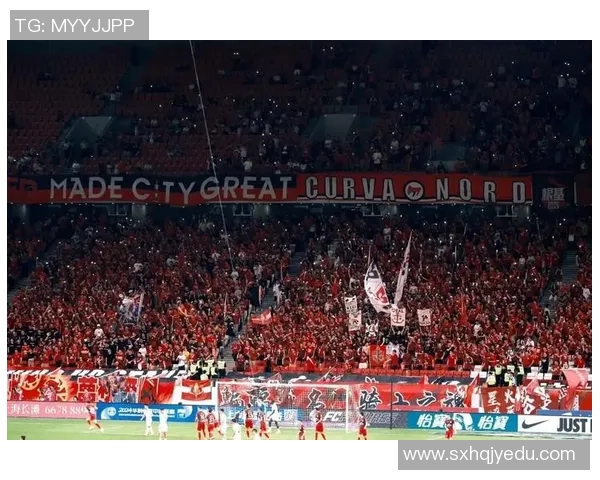 足球明星们的精彩瞬间与动感舞蹈完美结合的视觉盛宴